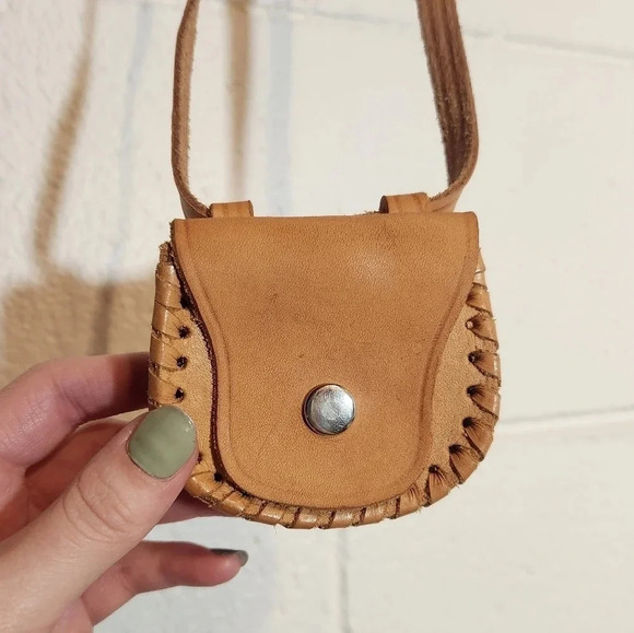 Vintage Tiny Handmade Genuine Leather Saddle Bag Coin Purse Snap Closure Strap - Picture 2 of 6
